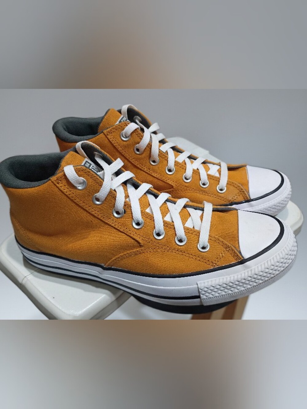 Converse Chuck Taylor All Star Mid Malden St in Golden Sundial 10